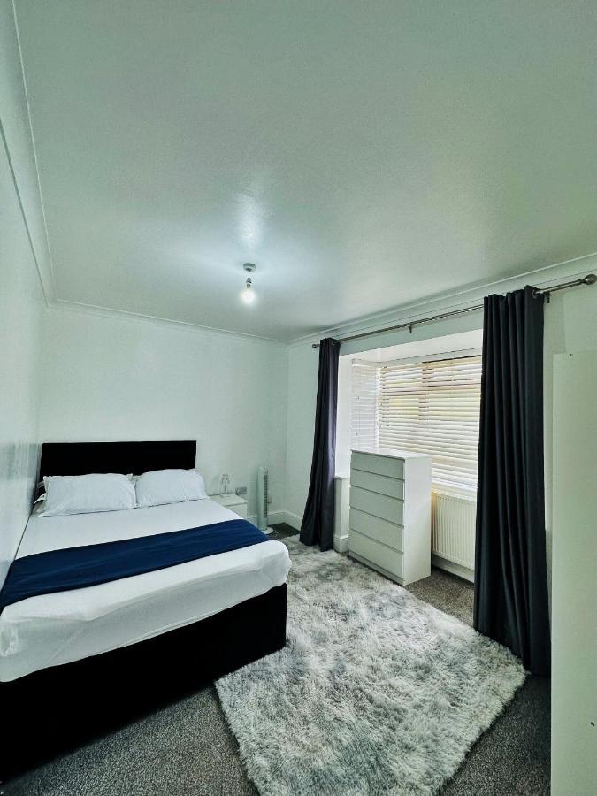 Blue Rain Guest house Hillingdon